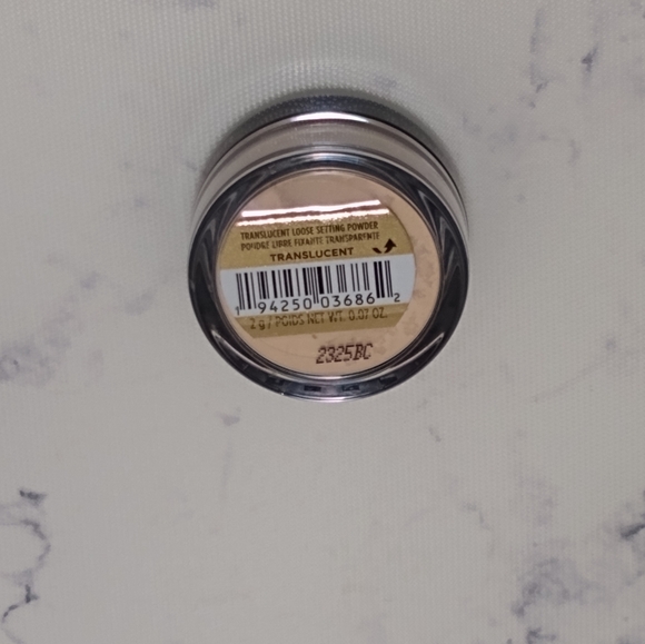 LAURA MERCIER Translucent Loose Setting Powder .07 oz Mini Travel Size - Picture 5 of 6